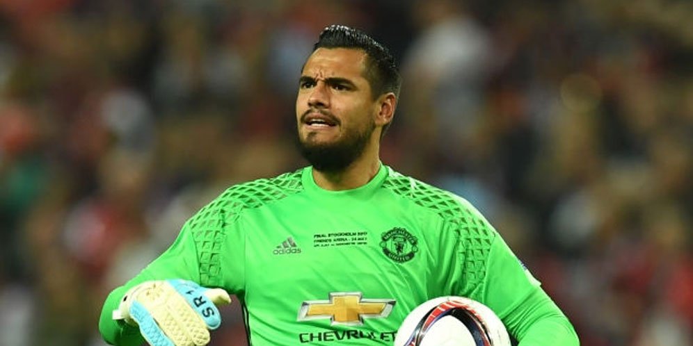 kiper Sergio Romero Akan Berkarir Di Everton